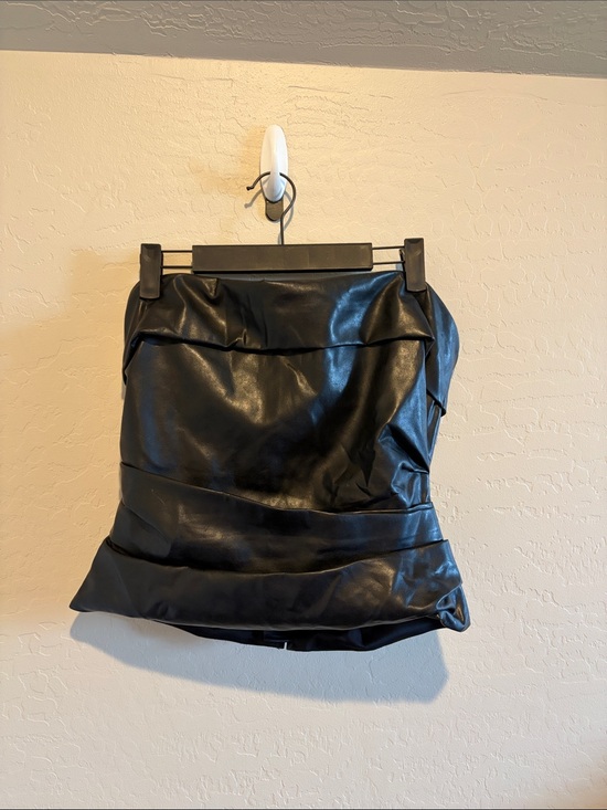 Aritzia Tops - Aritzia Black Faux Leather strapless top